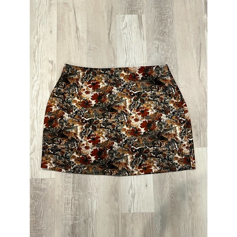 Gorgeous Fall Floral Print Mini Skirt